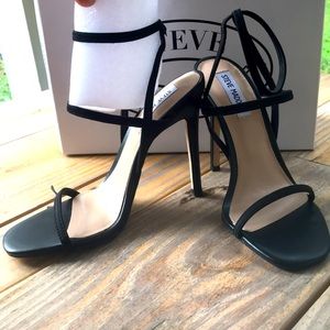 Steve Madden Necture Heel